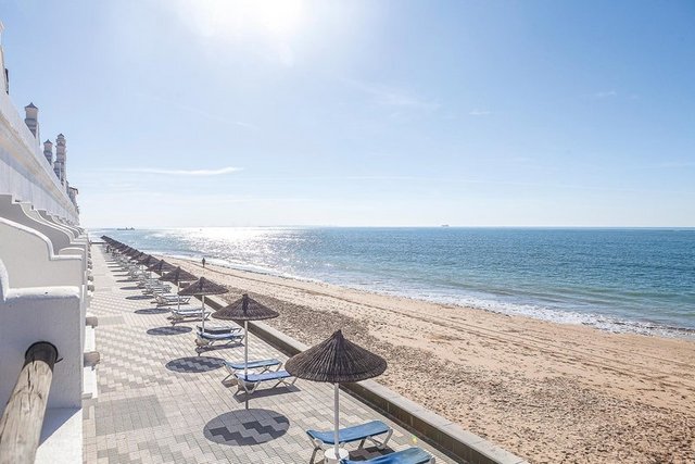 Balkone/Terrasse mit Blick aufs Meer