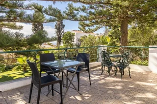 Balkon mit Sitzmöbeln