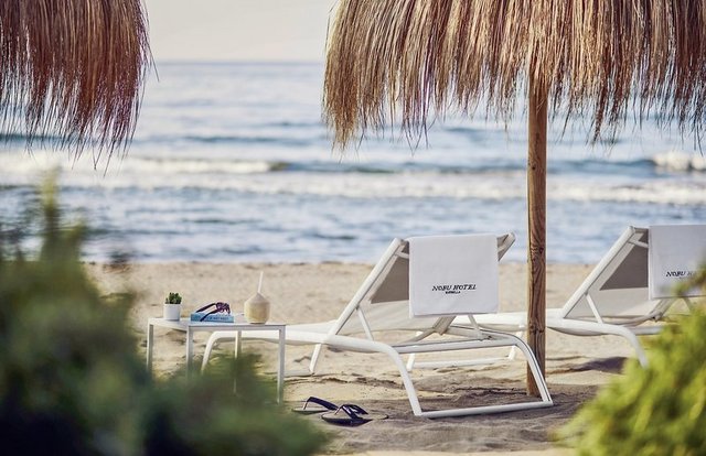 Liegen am Strand